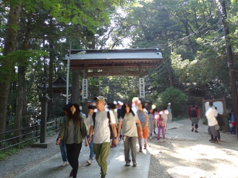 Mount-Takao-and-Yakuouin-05